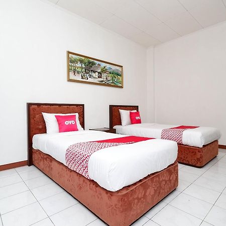 Super Oyo Capital O 1644 Hotel Griya Kencana Surakarta  Екстер'єр фото