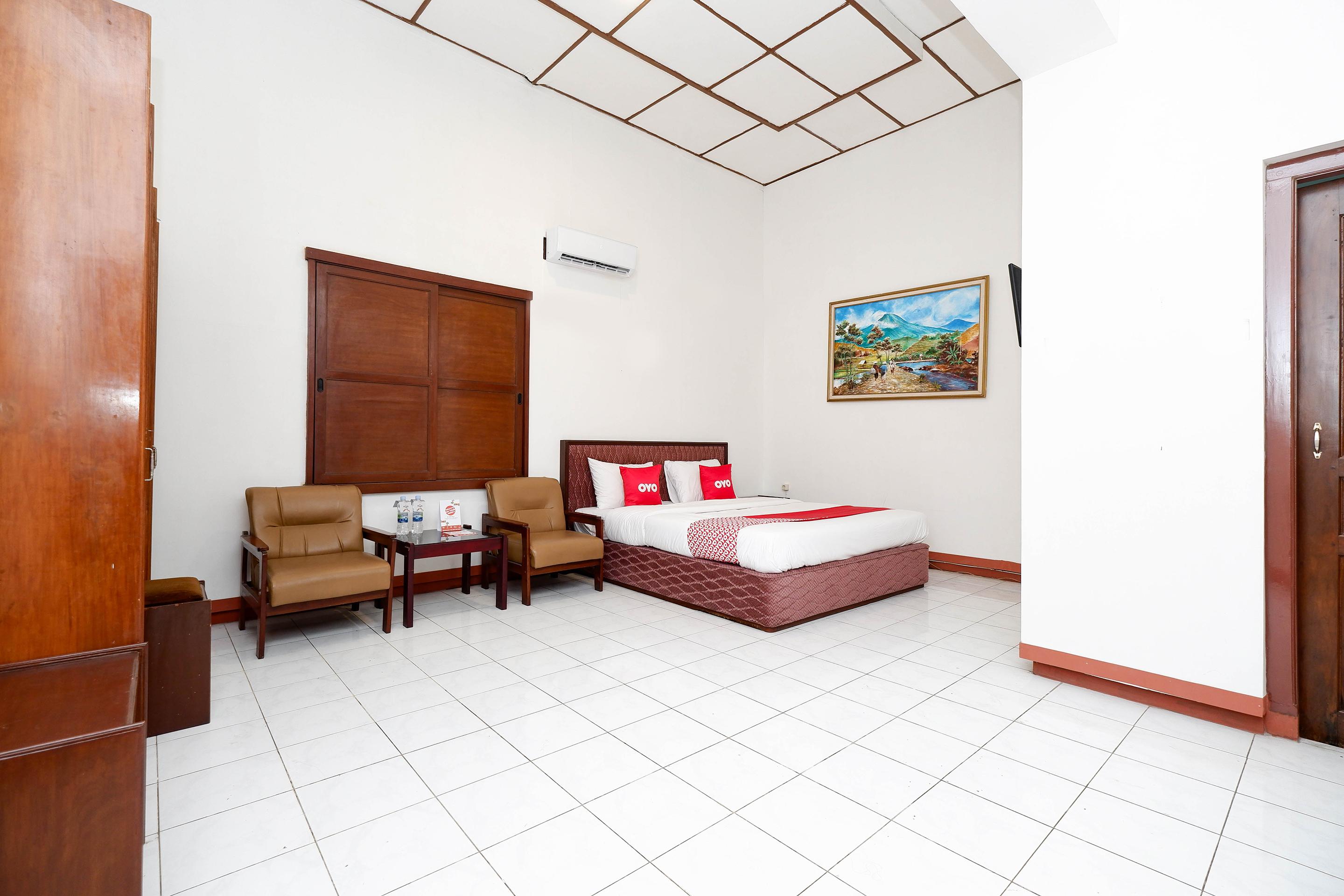 Super Oyo Capital O 1644 Hotel Griya Kencana Surakarta  Екстер'єр фото